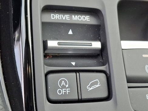 Certified 2025 Honda Pilot Elite image 25