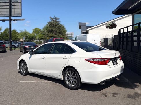 Used 2017 Toyota Camry XLE w/ Advanced Technology Package FWD image 4