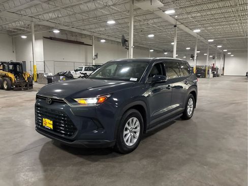 Used 2025 Toyota Grand Highlander AWD Hybrid image 3