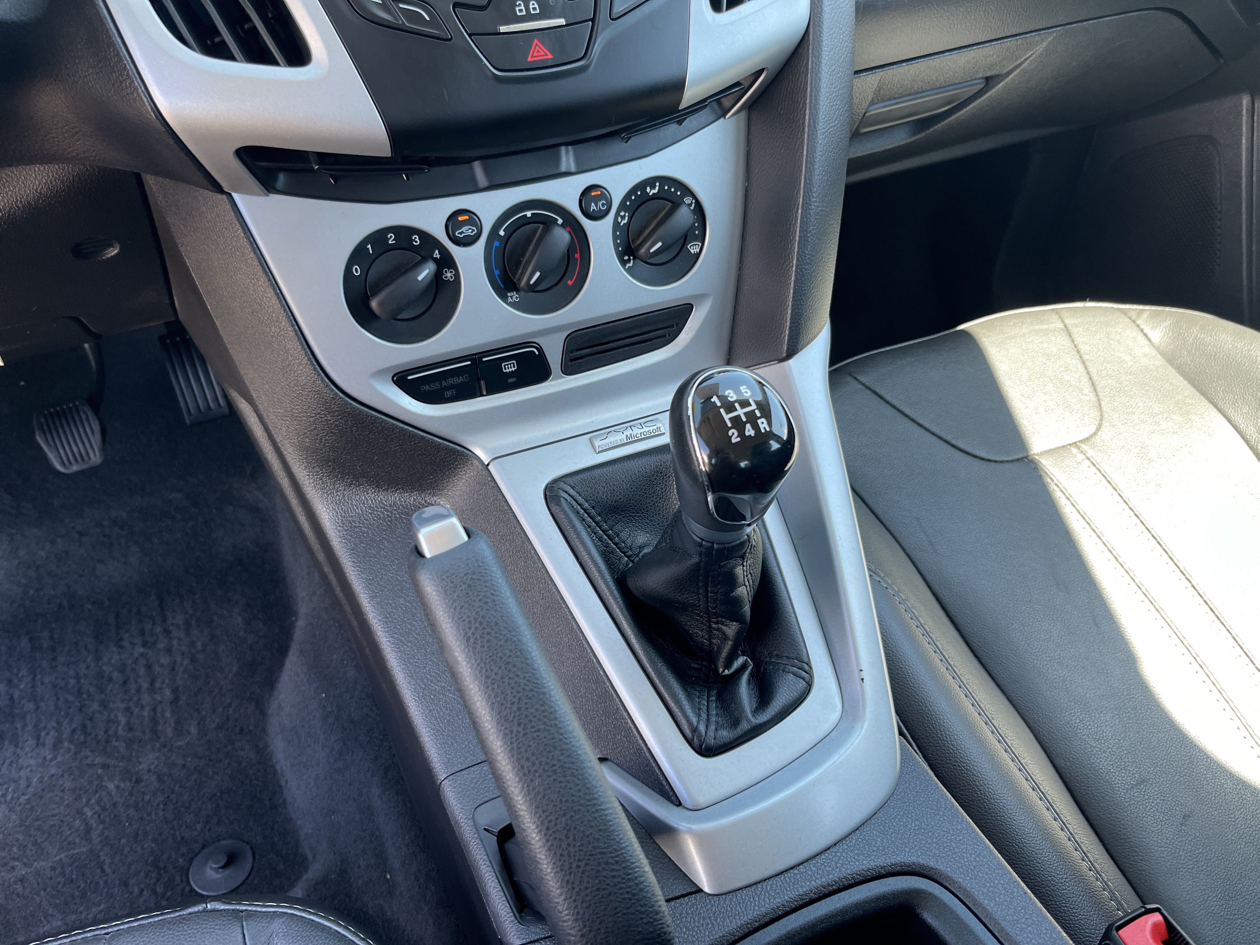 Used 2014 Ford Focus SE w/ Equipment Group 201A FWD image 18