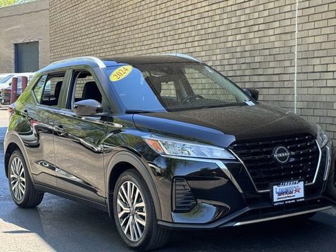 Used 2024 Nissan Kicks SV FWD image 2