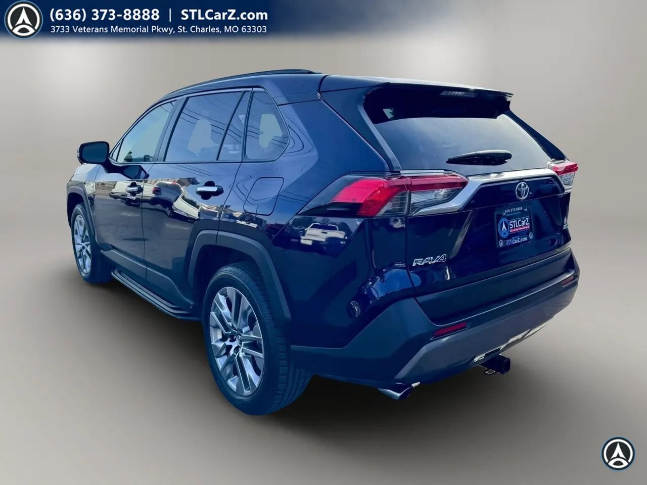 Used 2019 Toyota RAV4 Limited w/ Advanced Technology Package FWD image 5