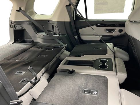 New 2025 Honda Pilot Touring image 33