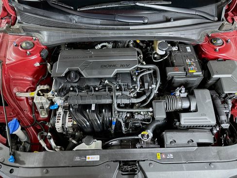 Used 2025 Hyundai Elantra SEL FWD image 33