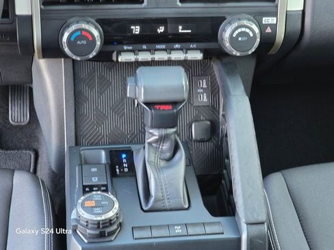 Used 2024 Toyota Tacoma TRD Off-Road image 29