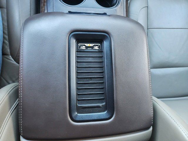 Used 2017 Chevrolet Suburban LT w/ Luxury Package RWD image 29