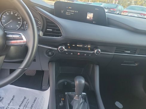 Used 2023 MAZDA MAZDA3 s image 24