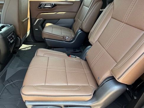 New 2026 Chevrolet Suburban High Country RWD image 15