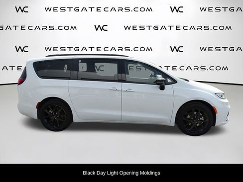 New 2024 Chrysler Pacifica Limited w/ S Appearance Package image 10