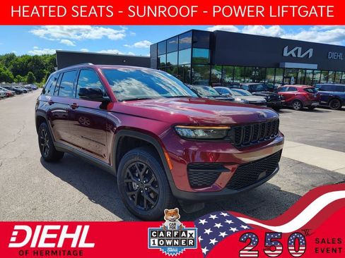 Used 2025 Jeep Grand Cherokee Altitude AWD/4WD image 1