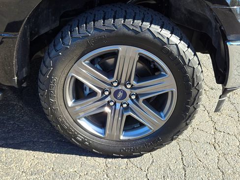 Used 2019 Ford F150 XLT w/ Equipment Group 302A Luxury AWD/4WD image 9