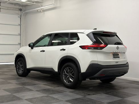 Used 2023 Nissan Rogue S AWD/4WD image 10