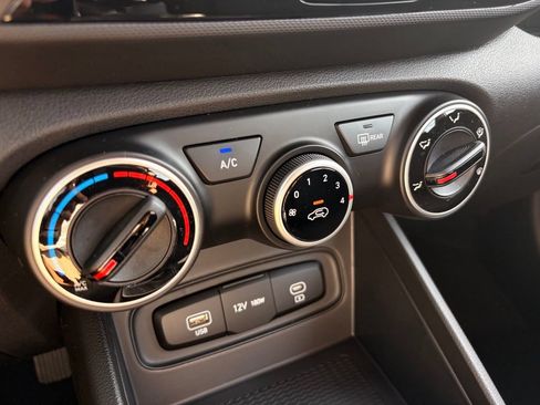 New 2026 Hyundai Venue SE FWD image 19