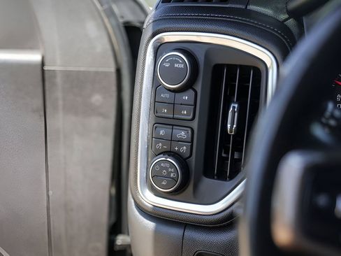 Used 2020 Chevrolet Silverado 1500 High Country w/ Technology Package image 18