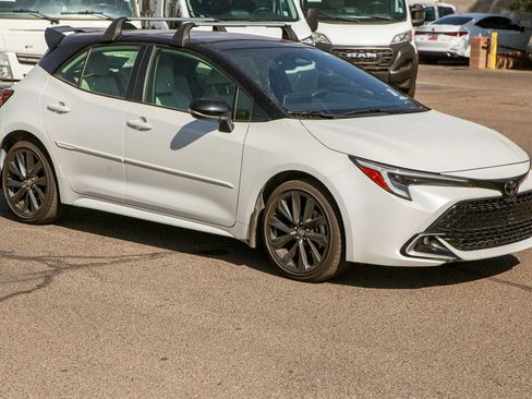 Used 2025 Toyota Corolla XSE FWD image 2