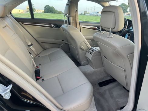 Used 2009 Mercedes-Benz C 300 4MATIC Sedan image 13