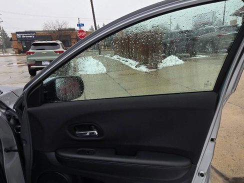 Used 2021 Honda HR-V LX image 34