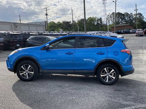 Used 2018 Toyota RAV4 XLE image 8