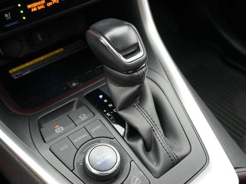 Used 2021 Toyota RAV4 Limited AWD/4WD image 40