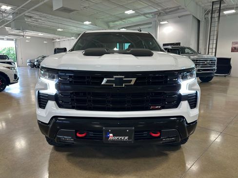 Used 2024 Chevrolet Silverado 1500 LT Trail Boss w/ Protection Package AWD/4WD image 2