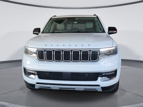 Certified 2023 Jeep Wagoneer L Series II AWD/4WD image 3