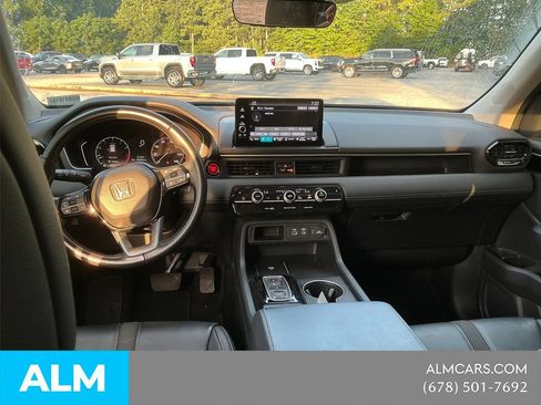 Used 2025 Honda Pilot EX-L image 10