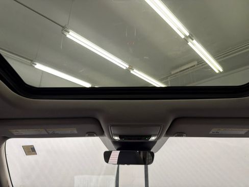 Used 2025 Acura MDX SH-AWD image 24