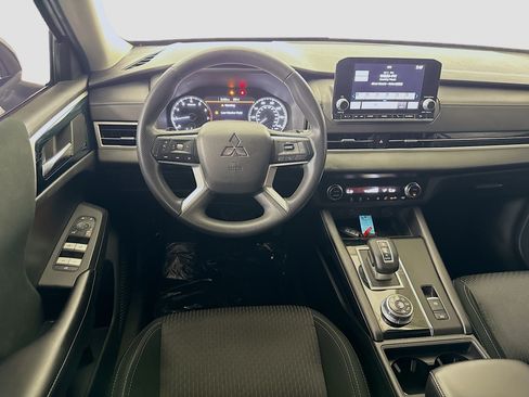 Used 2022 Mitsubishi Outlander ES AWD/4WD image 17