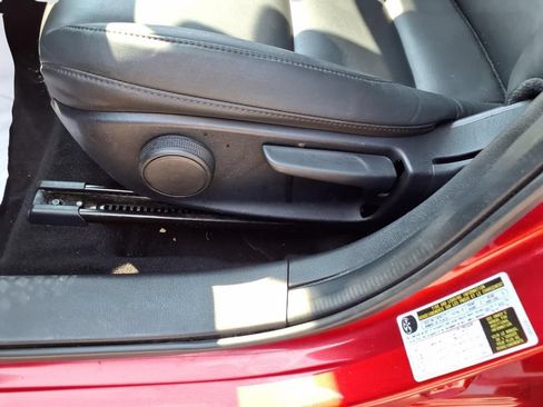 Used 2023 MAZDA MAZDA3 s FWD image 28