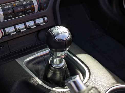 Used 2019 Ford Mustang Premium image 27