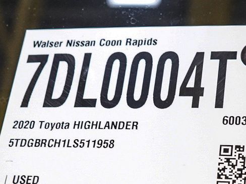 Used 2020 Toyota Highlander XLE AWD/4WD image 32