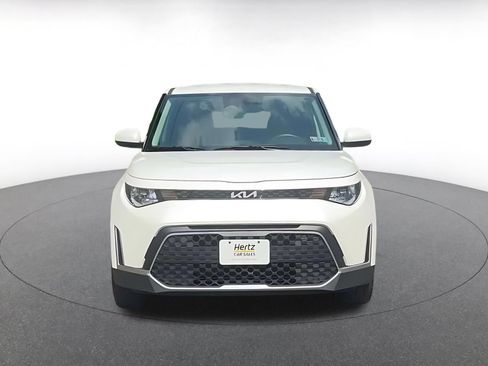 Used 2025 Kia Soul LX w/ LX Technology Package FWD image 4