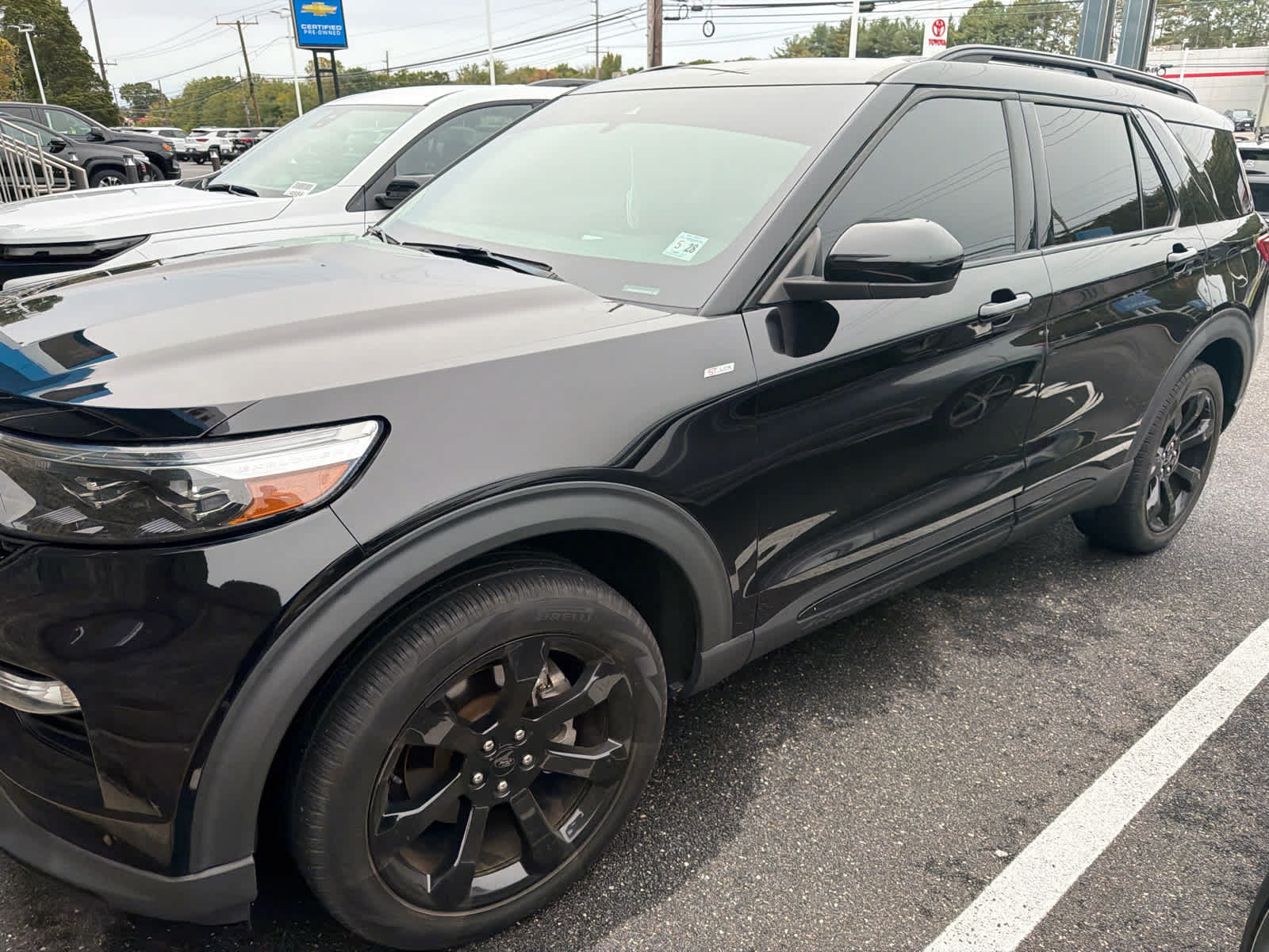 Used 2023 Ford Explorer ST-Line w/ Class IV Trailer Tow Package AWD/4WD image 6