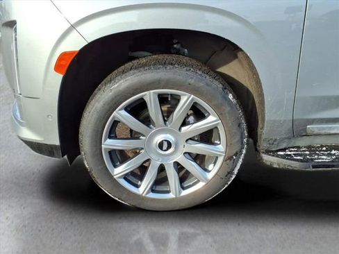 Used 2023 Cadillac Escalade Premium Luxury image 10