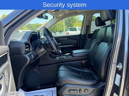 Used 2025 Honda Pilot Touring image 12