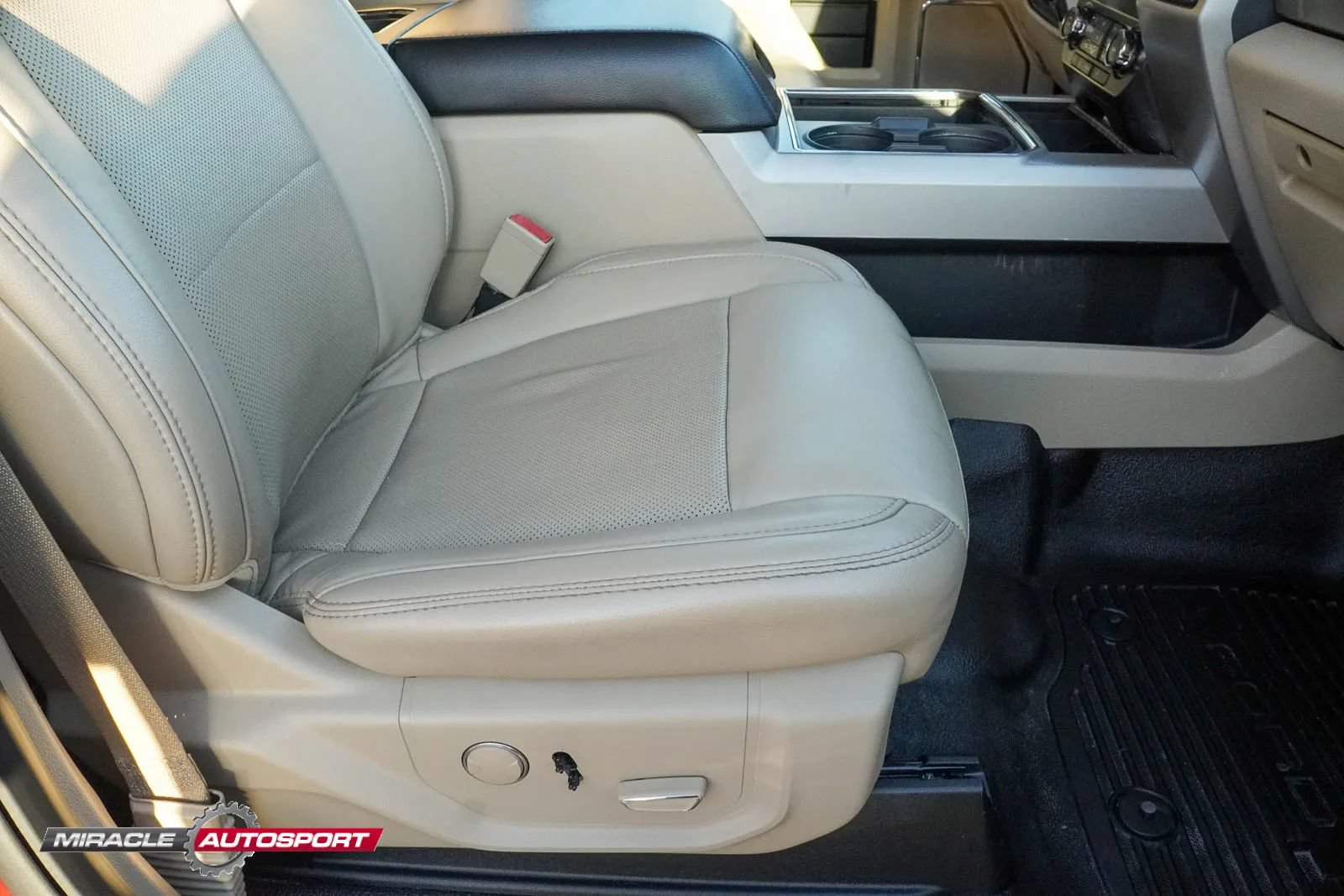 Used 2019 Ford F250 Lariat w/ Lariat Value Package AWD/4WD image 32