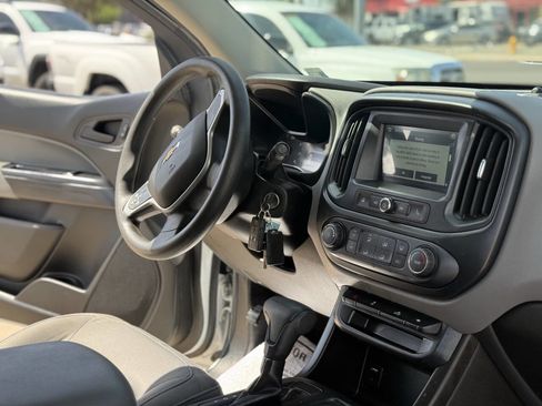 Used 2018 Chevrolet Colorado W/T w/ WT Convenience Package RWD image 3