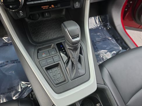 Certified 2022 Toyota RAV4 XLE Premium image 23