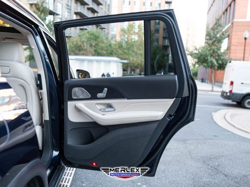 Used 2020 Mercedes-Benz GLS 450 4MATIC image 46