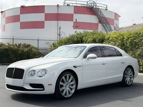 Used 2018 Bentley Flying Spur S V8 AWD/4WD image 3