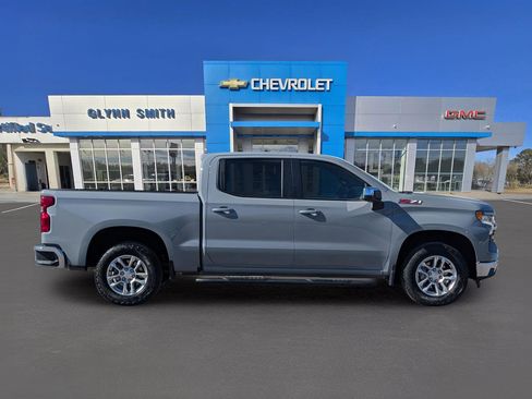 Used 2024 Chevrolet Silverado 1500 LT w/ Z71 Off-Road Package image 7