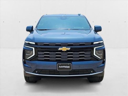 New 2025 Chevrolet Suburban High Country image 2