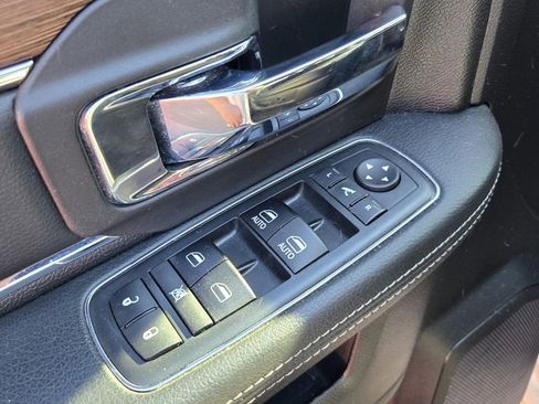 Used 2017 RAM 2500 Laramie w/ Sport Appearance Group image 13