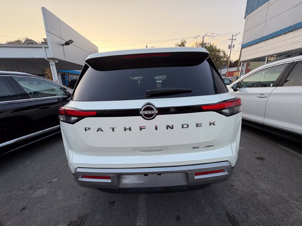 Used 2023 Nissan Pathfinder SL w/ Cargo Package AWD/4WD image 4