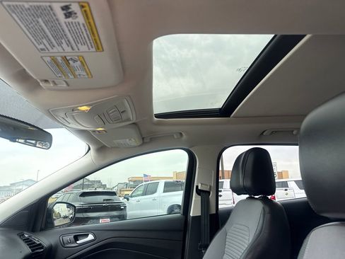 Used 2017 Ford Escape SE w/ Equipment Group 201A image 21