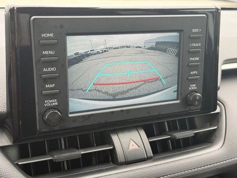 Used 2019 Toyota RAV4 LE AWD/4WD image 16