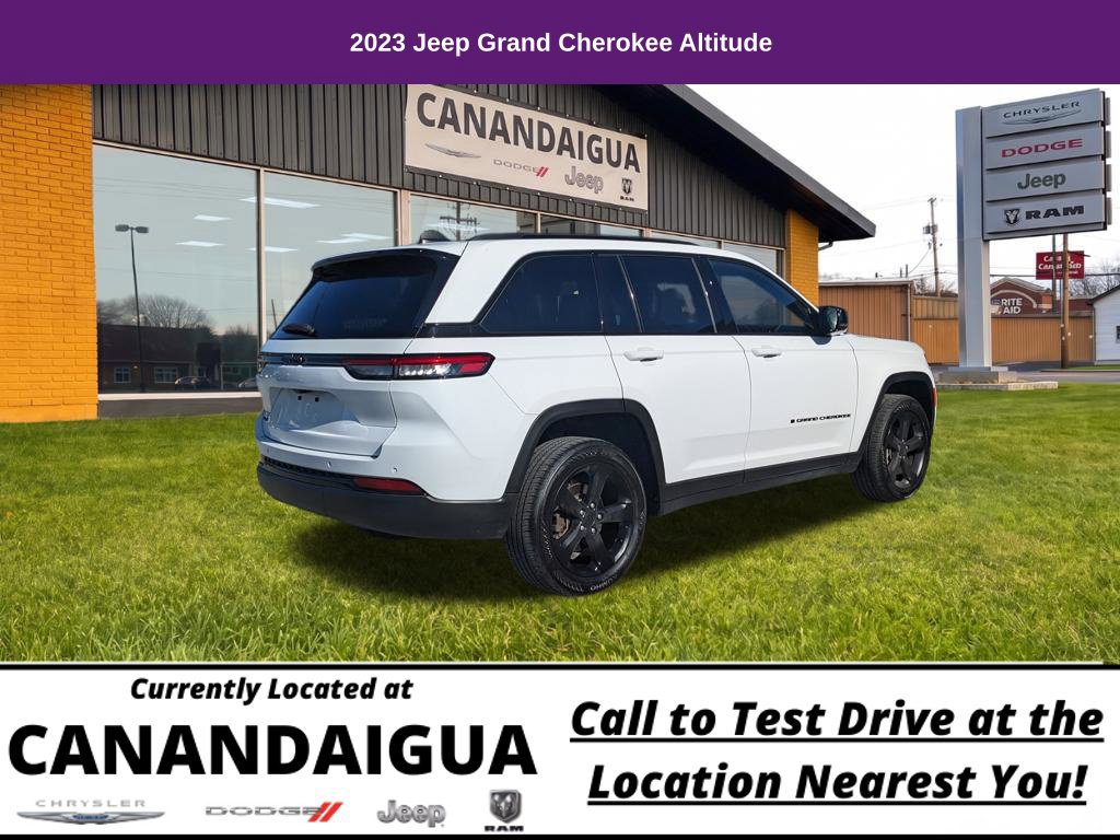 Used 2023 Jeep Grand Cherokee Altitude AWD/4WD image 7