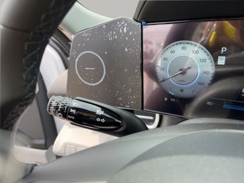 New 2025 Hyundai Elantra Limited image 22