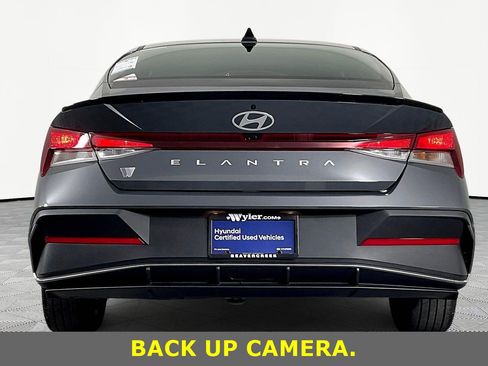 Used 2025 Hyundai Elantra Sport FWD image 5
