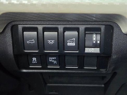 Used 2021 Subaru Ascent Premium w/ Convenience Package image 11